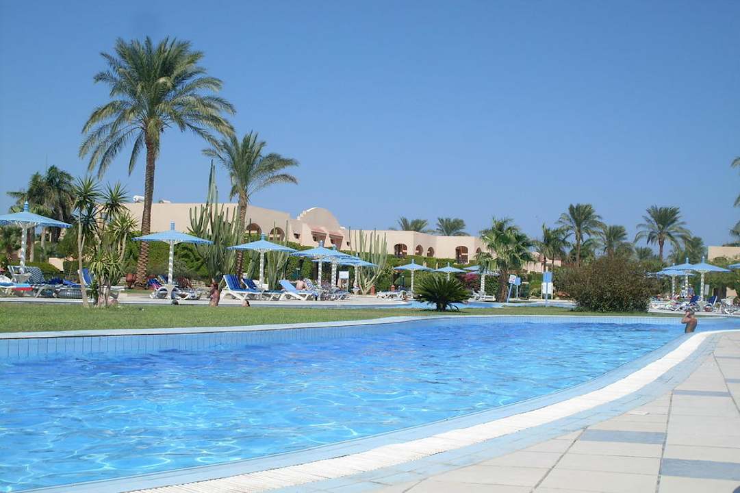 Teil des Pools Ali Baba Palace Hotel