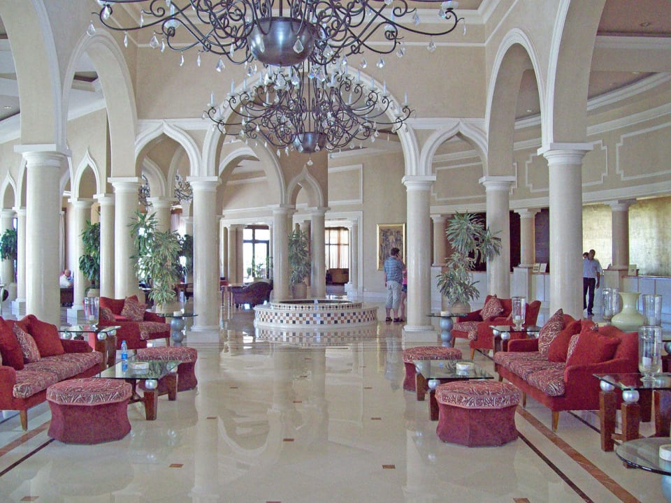 Fürstlicher Empfang in der Lobby JAZ Mirabel Beach