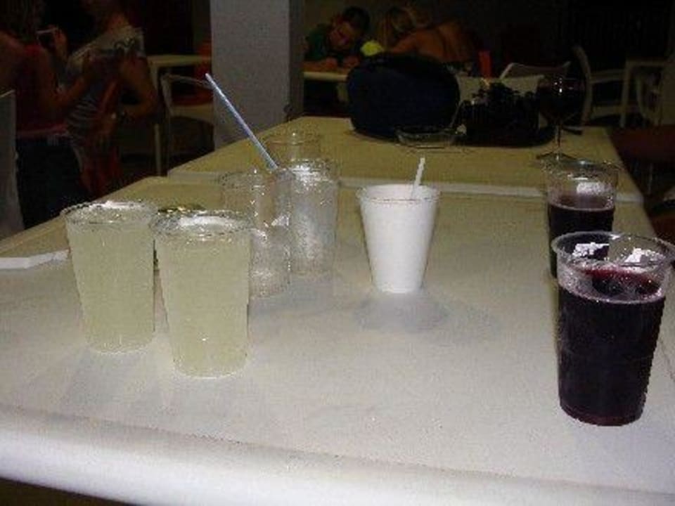 Cocktailabend in Plastik Gavimar Ariel Chico Club & Resort