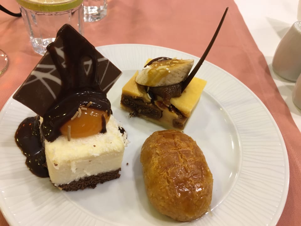 Gastro Side Royal Palace Hotel & Spa