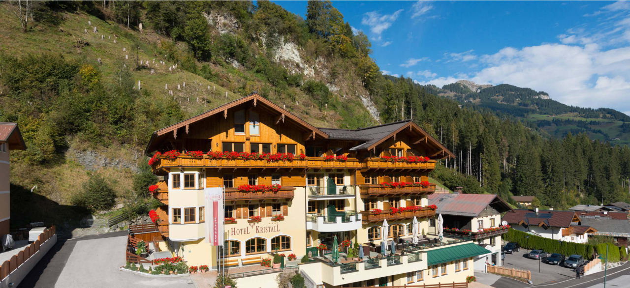 Außenansicht-Sommer Hotel Kristall