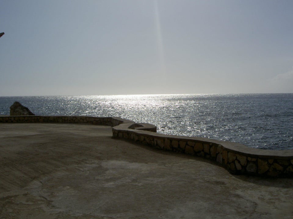 Allabendlicher Sonnenuntergang Samsara Cliff Resort