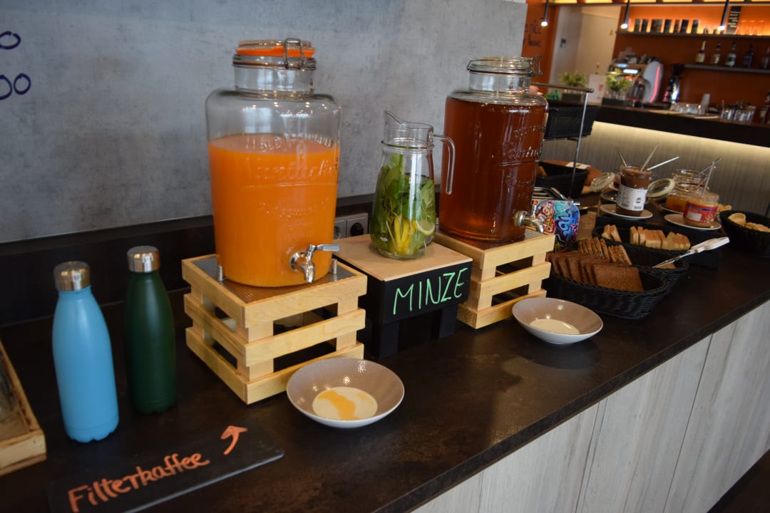 Gastro Holiday Inn - the niu, Hide Berlin Friedrichshain