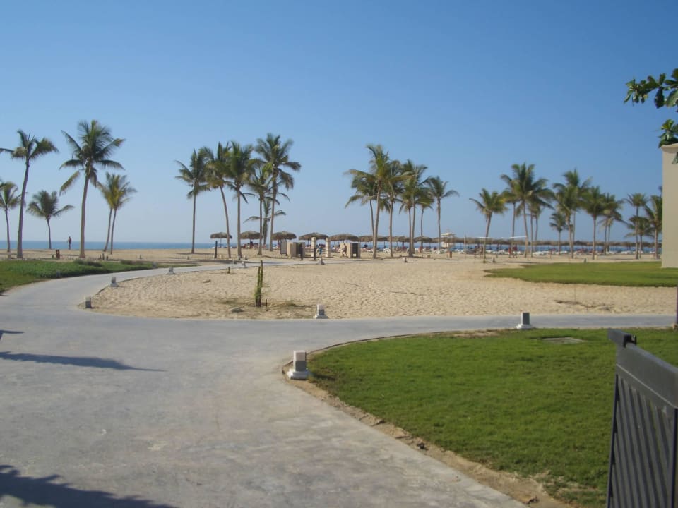 Weg zum Strand Salalah Rotana Resort