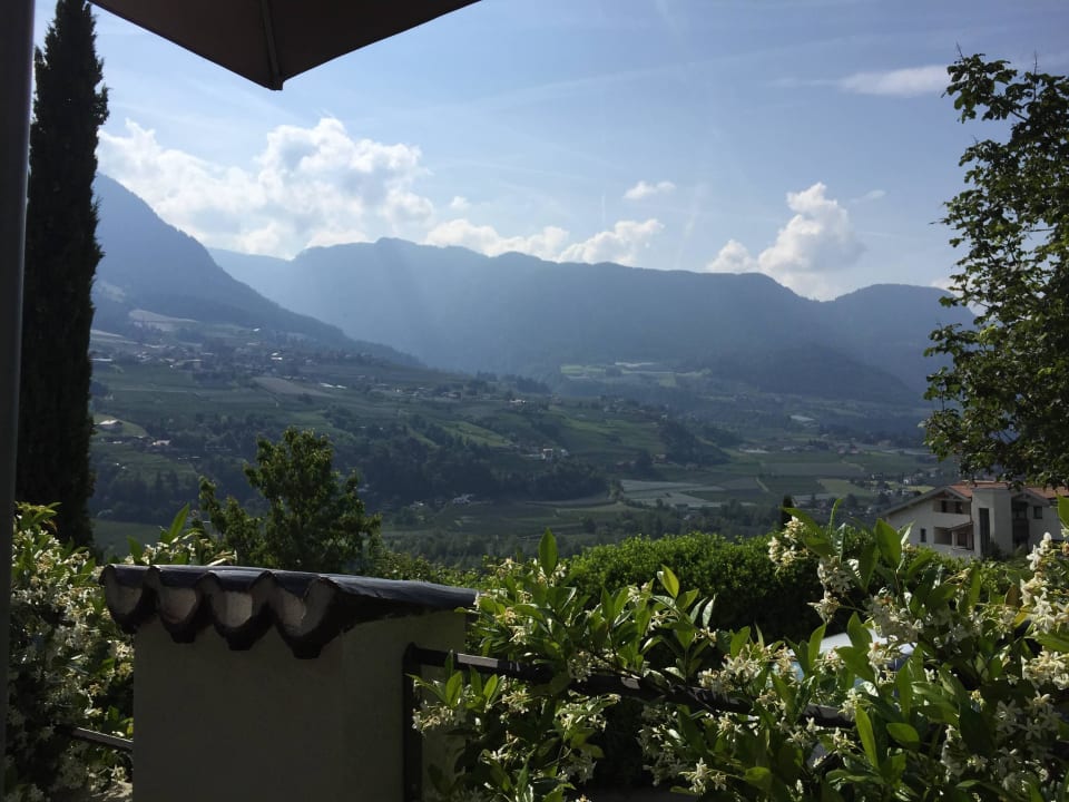 Blick vom Frühstückstisch Hotel Chalet Gravenstein