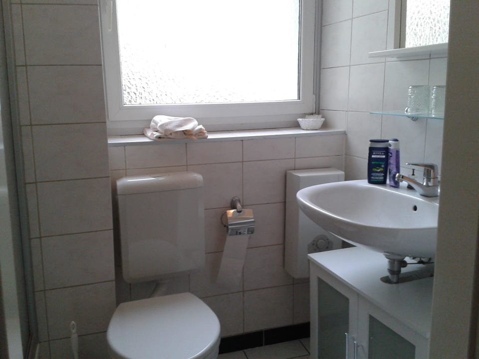 Bad mit Dusche Pension zum Türmer