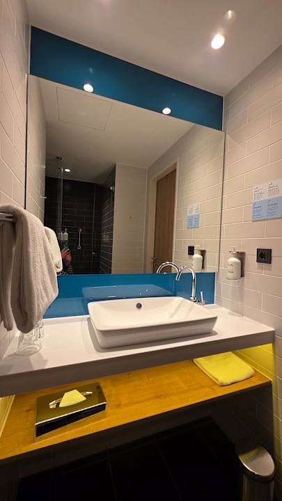 Zimmer Holiday Inn Express Düsseldorf - Hauptbahnhof by IHG