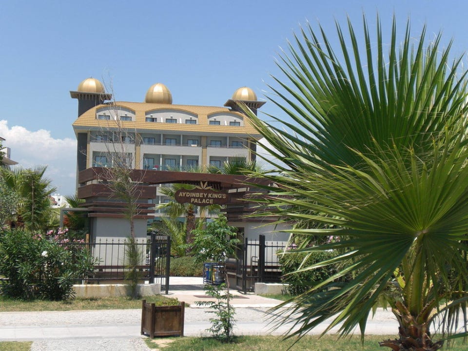 Eingangstor Hotel-Strand Aydinbey Kings Palace & Spa