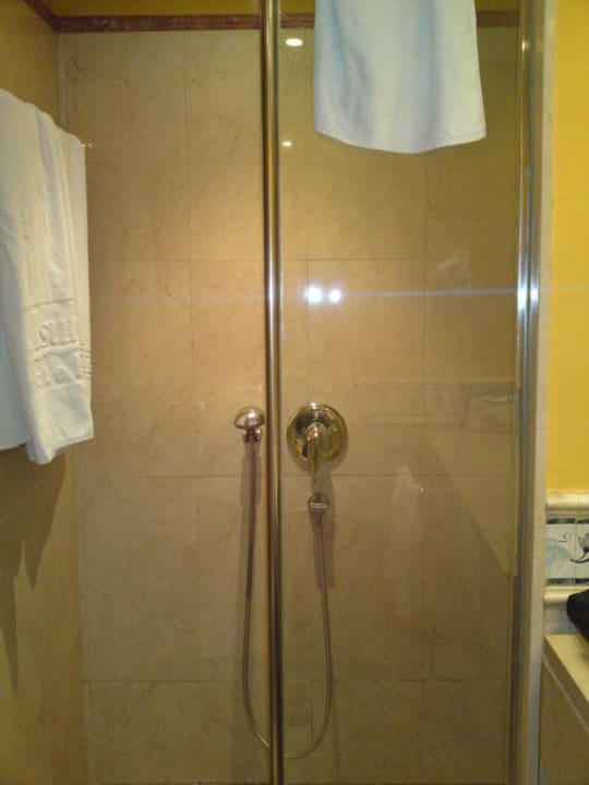 Große begehbare Dusche allsun App.-Hotel Albatros