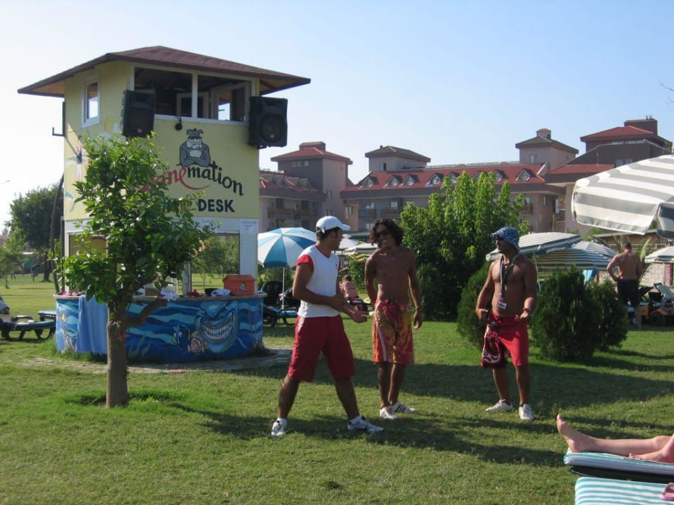 Ein Teil der Animateure Hane Family Resort