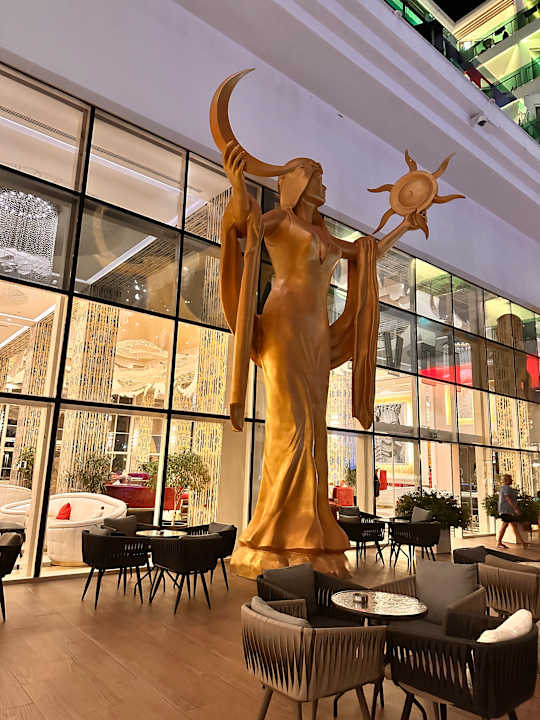 Außenansicht Azura Deluxe Resort & Spa Hotel