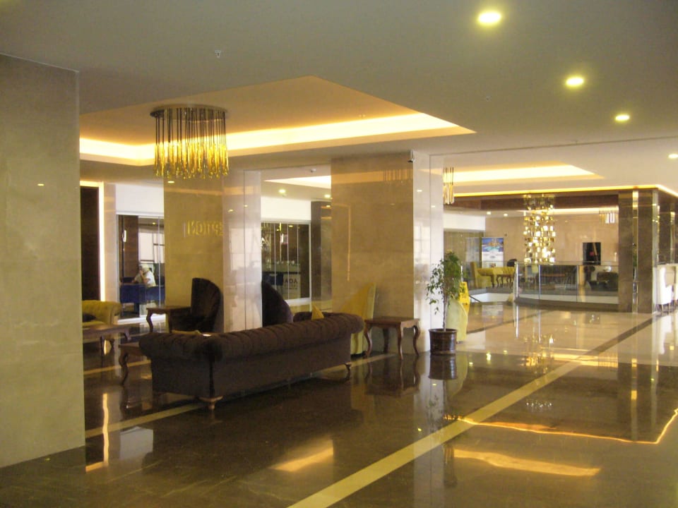 Lobby Ramada Resort Kusadasi & Golf