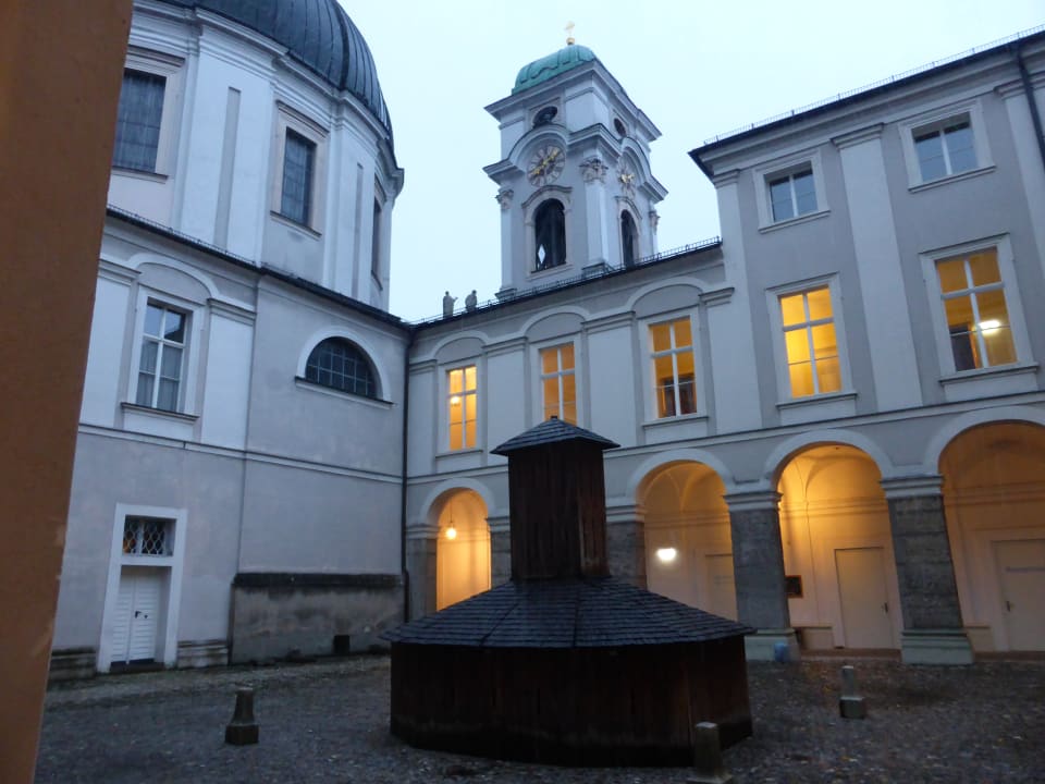 Außenansicht Gästehaus im Priesterseminar Salzburg