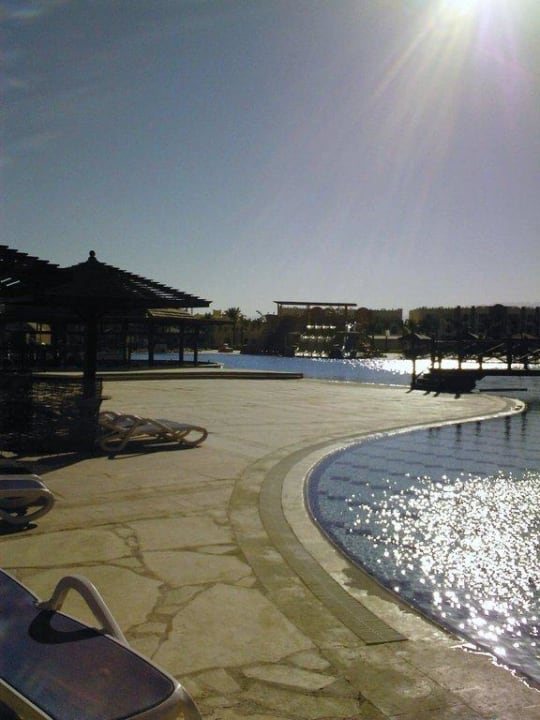 An einem der Pools SUNRISE Royal Makadi Resort