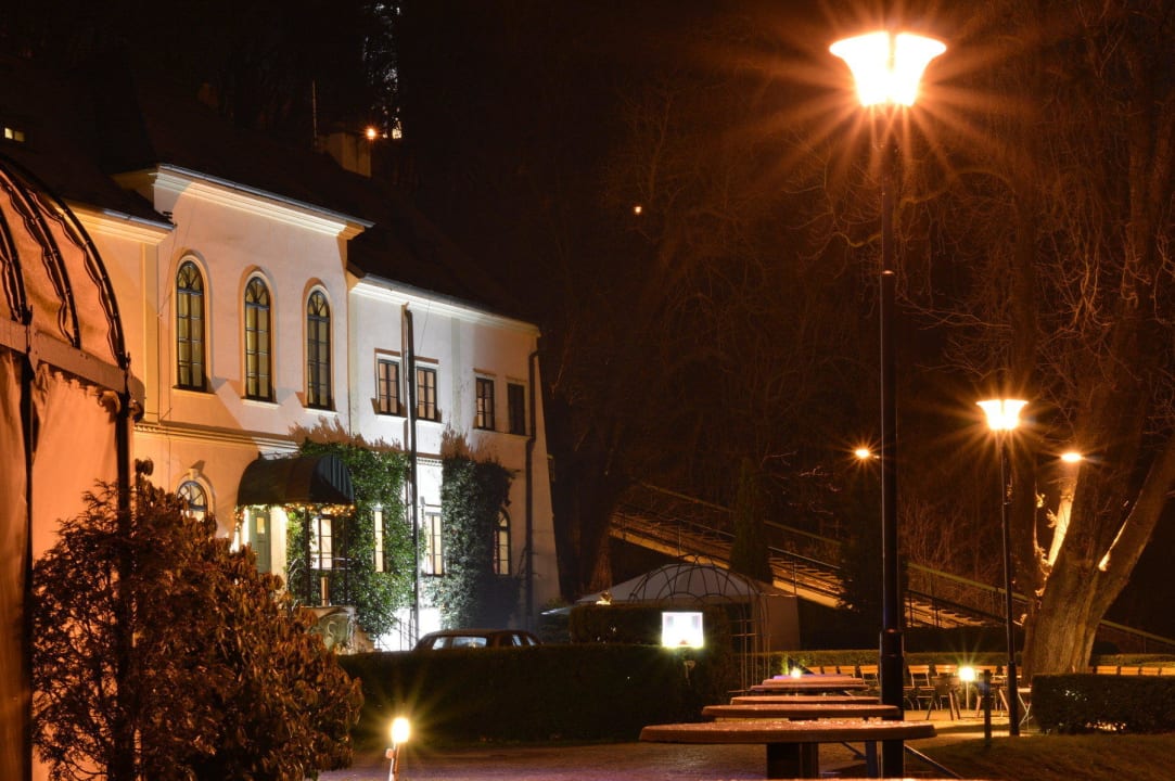 Отель Hotel Nebozizek