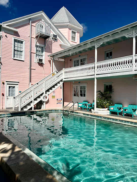 Pool The Palms Hotel