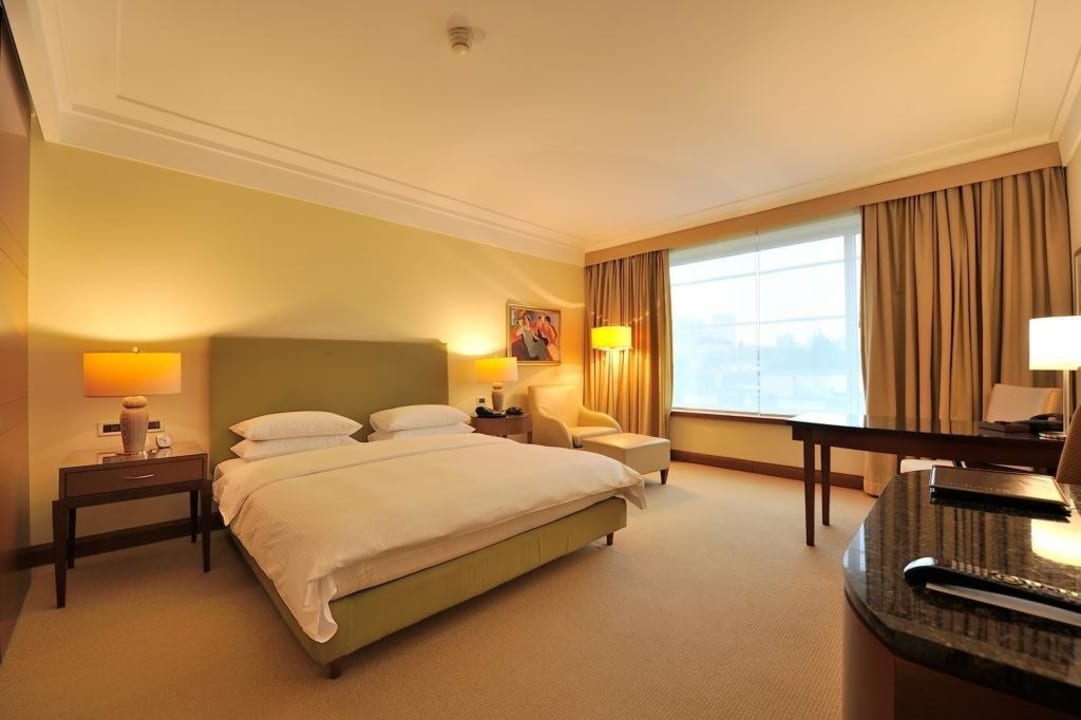 Deluxe King Regent Warsaw Hotel