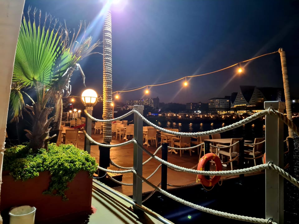 Gastro Granada Luxury Okurcalar