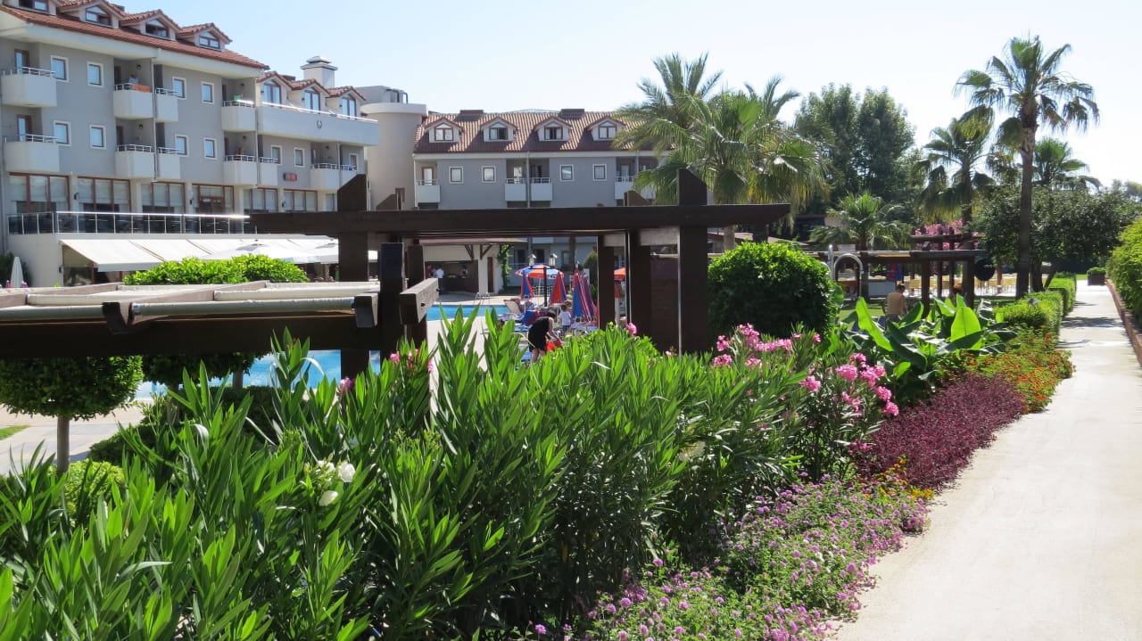 Weg Richtung Strand Monachus Hotel & Spa