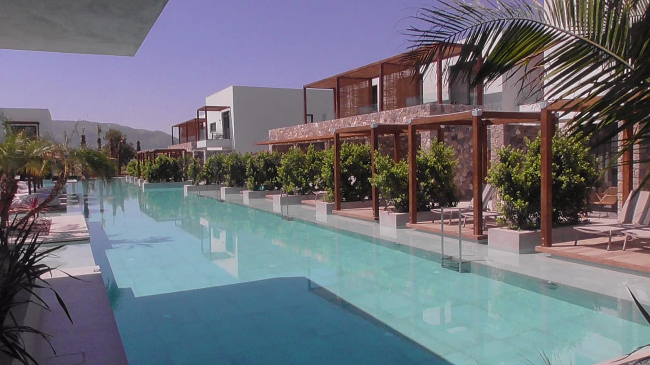 Pool Caravia Beach Hotel