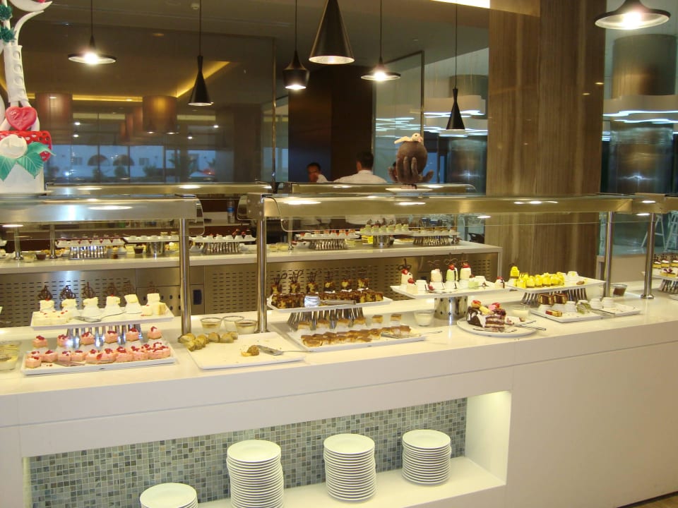 Viele leckere Kleinigkeiten The Sense Deluxe Hotel