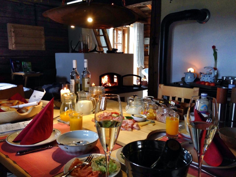 Gemütliches Frühstück im Chalet PRIESTEREGG Premium ECO Resort