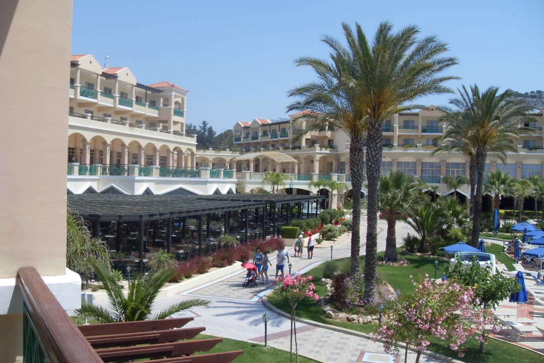 Aussicht von unserem Balkon über das Gelände       Lindos Princess Beach Resort & Spa