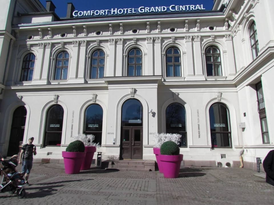 Entrance Comfort Hotel Grand Central