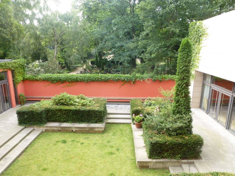 Mit Blick zum Dorotheent.Friedhof Hotel Aquino