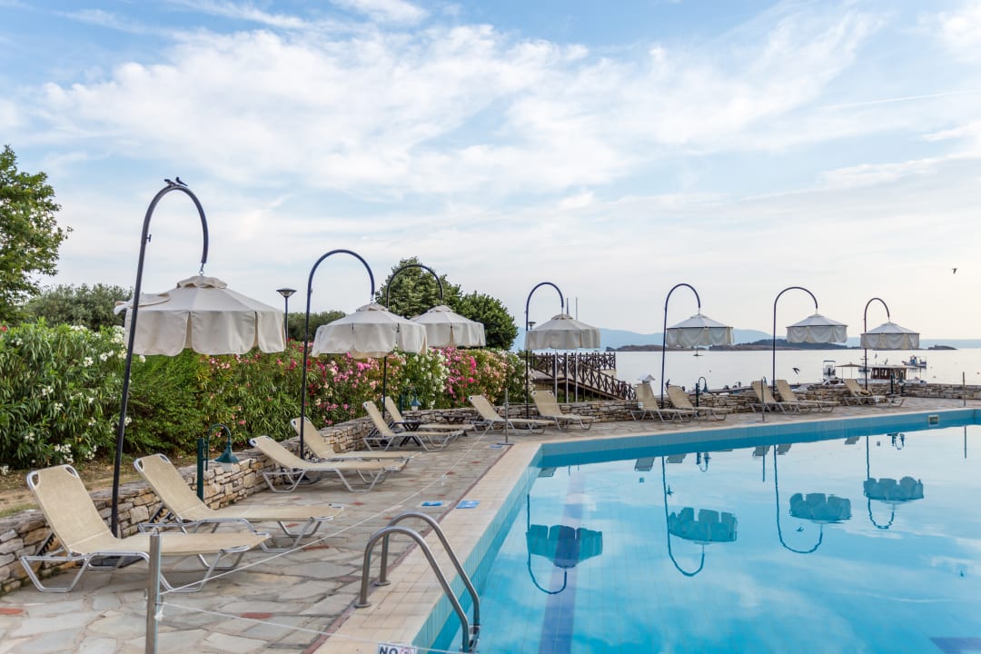 Pool Xenia Ouranoupolis