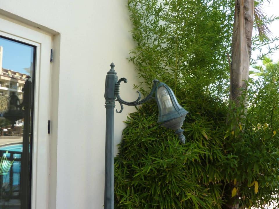 Kaputte Lampe Well Palace Side