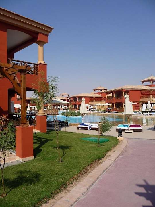 Einblick zum 400er Pool Pickalbatros Alf Leila Wa Leila Resort - Neverland Hurghada