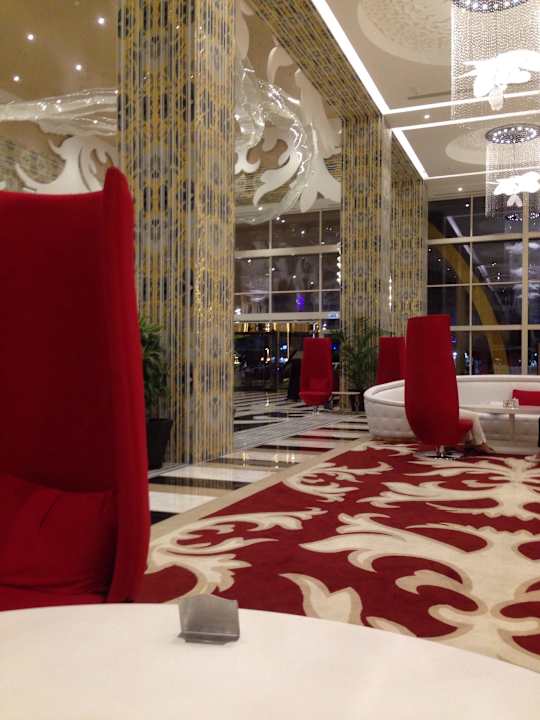 Lobby Azura Deluxe Resort & Spa Hotel