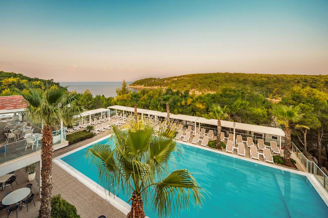 Pool Gava Waterman Island Cottages