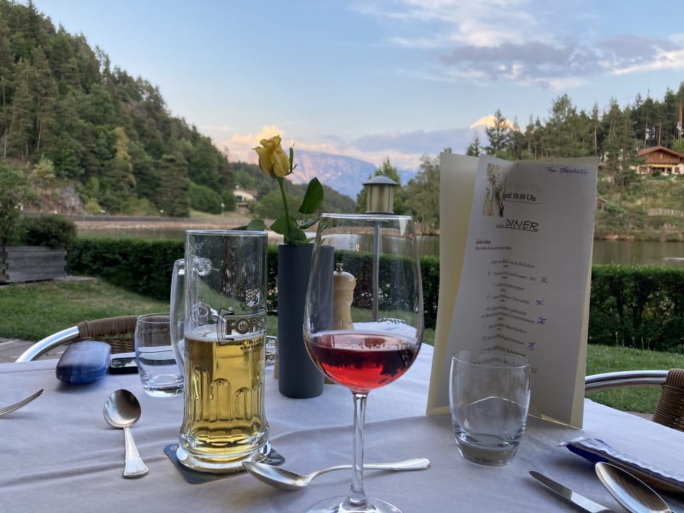 Außenansicht Hotel am Wolfsgrubenersee