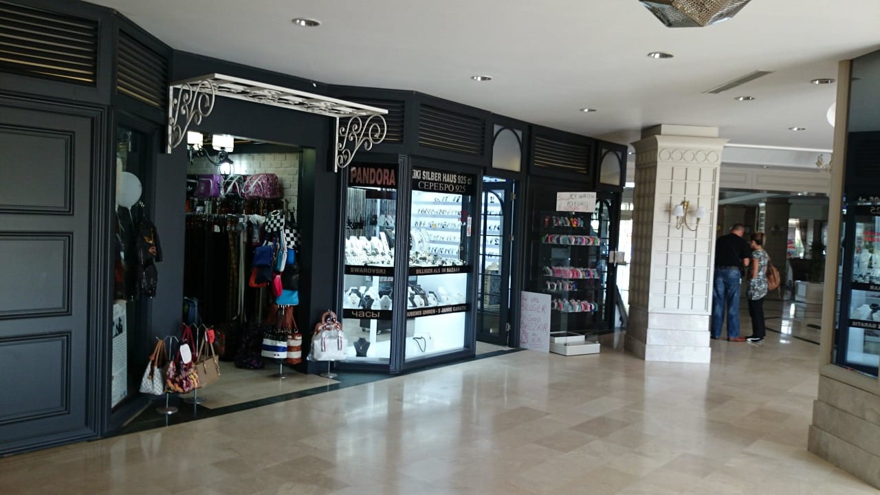 Laden im Hotel Bella Resort & Spa