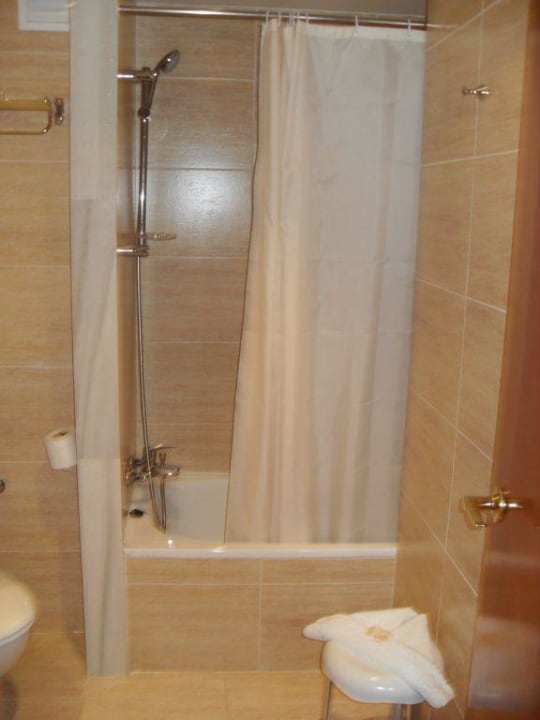 Blick ins Bad > mit Badewanne AluaSoul Palma