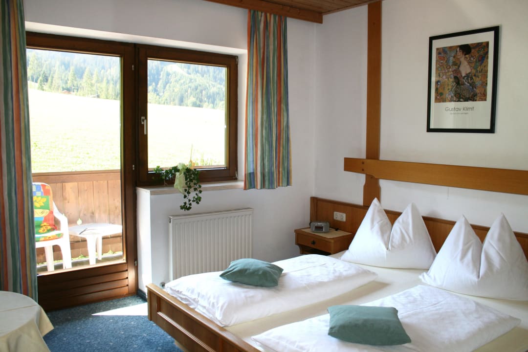 Zimmer mit Aussicht  Haus Huber