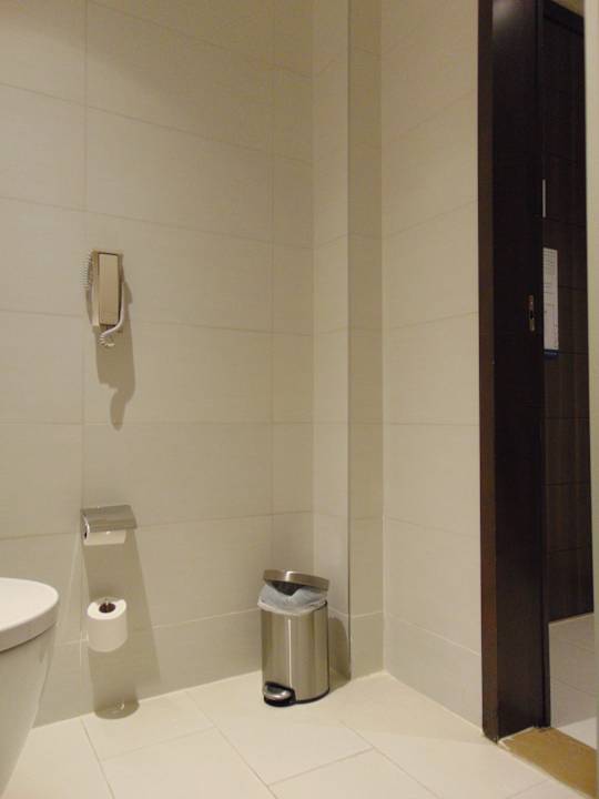 Zimmer Hampton By Hilton Dubai Airport