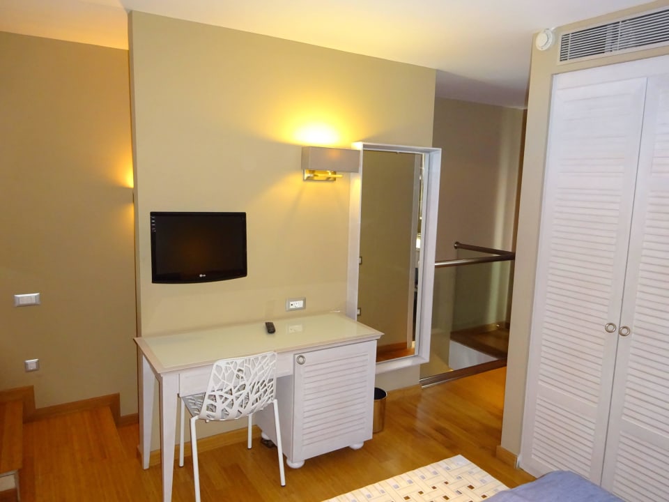 Obergeschoß Schminktisch alltoura Club Hotel Porto Angeli Beach Resort