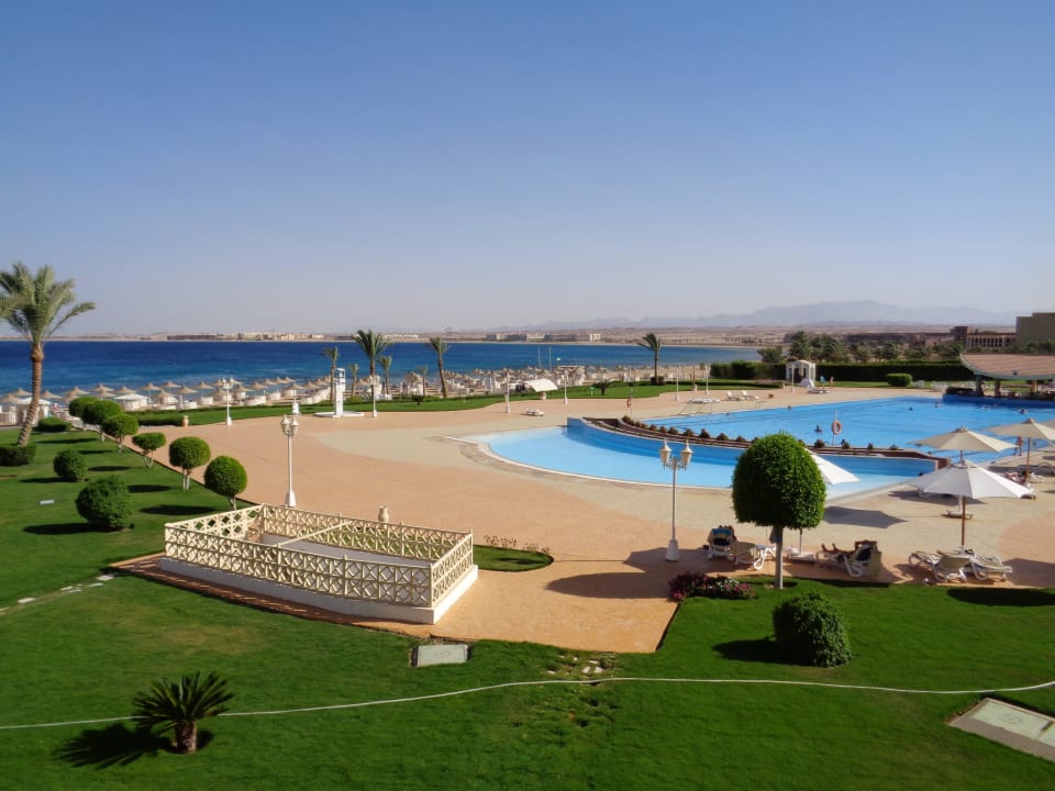 Grounds, Pool & Beach Old Palace Resort Sahl Hasheesh