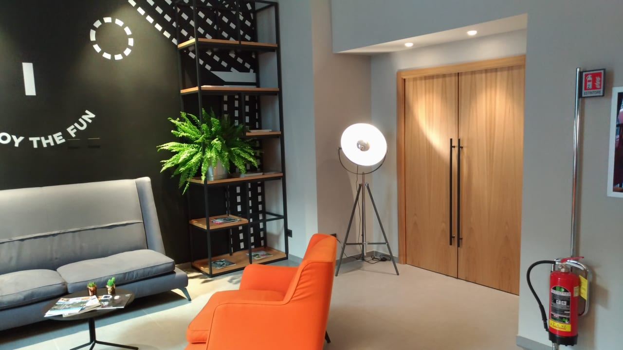 Lobby The Poet Hotel