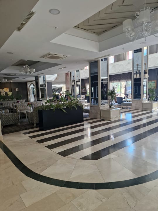 Lobby Bella Resort & Spa