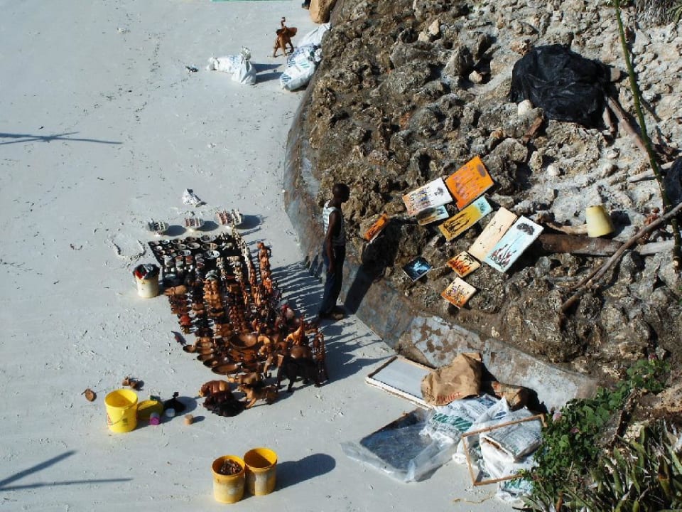 Strandverkauf Voi Safari Lodge