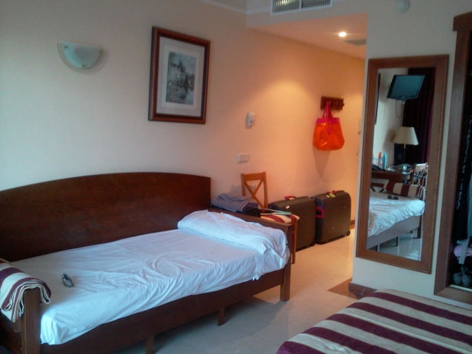 Das 3. Bett im Doppelzimmer Hotel Aparthotel Paguera Beach