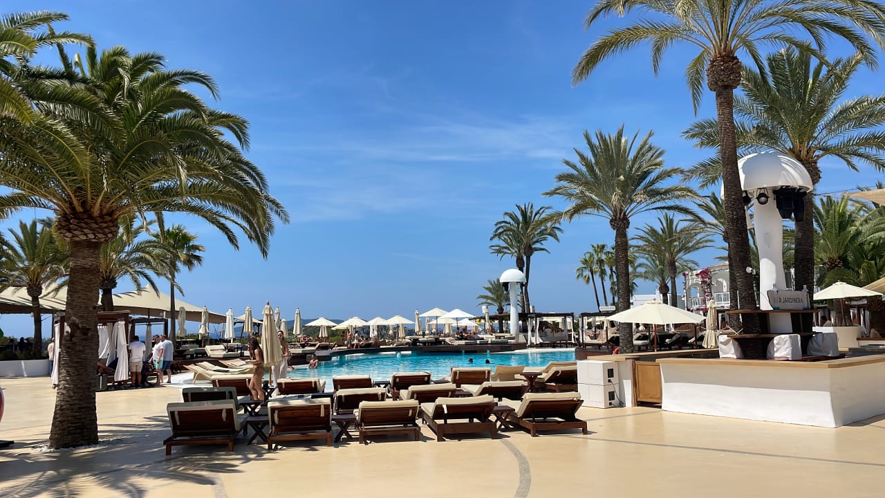 Pool Destino Pacha Ibiza Resort - Adults only