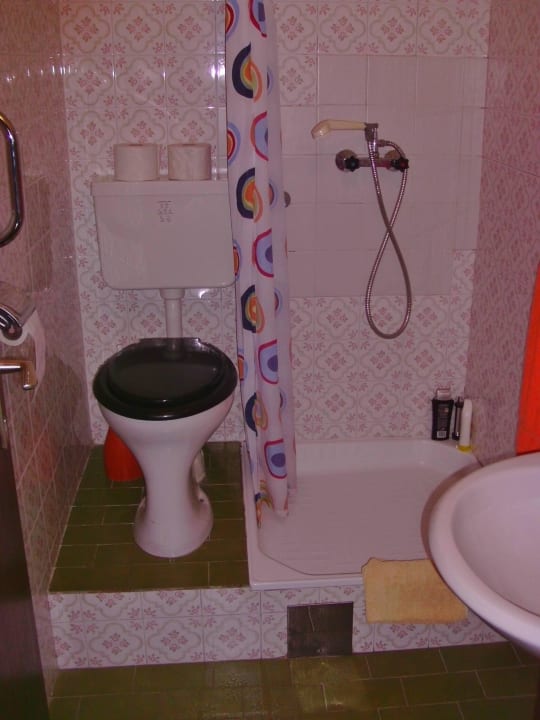 Eckwirt Linde Bad mit Toilette nichts für Behidert B&B und Ferienwohnungen ECKWIRT