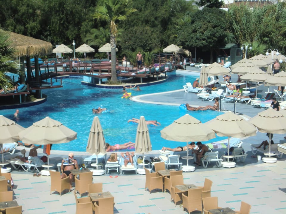 Blick zum Pool Salmakis Resort & Spa