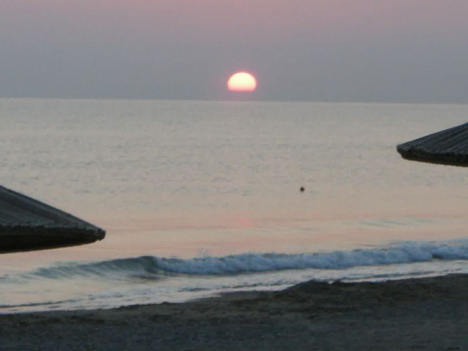 Sonnenaufgang Apollonia Beach Resort & Spa