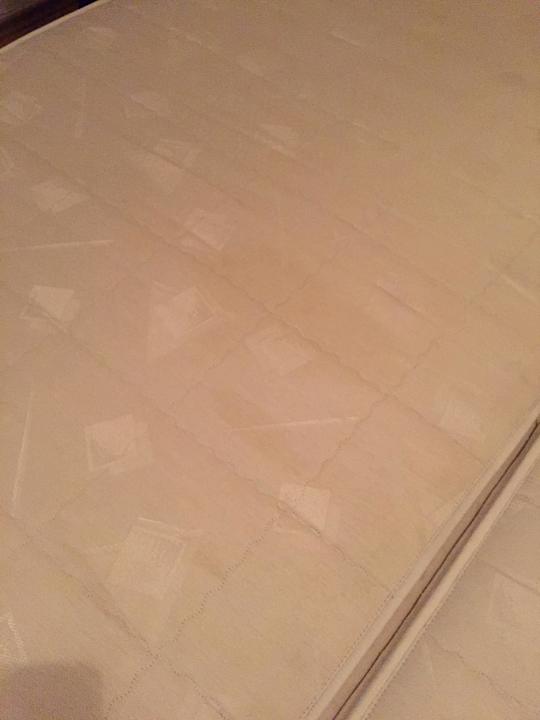 Gammlige Matratze Hotel Goldener Hirsch